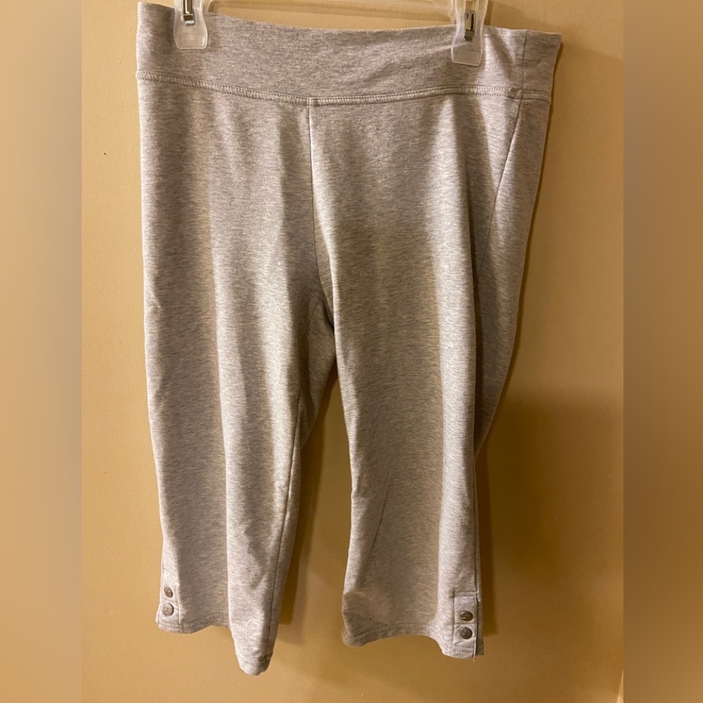Danskin grey capri sweatpants